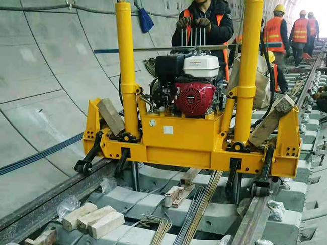 中鐵四(si)局北京地(di)鐵施工