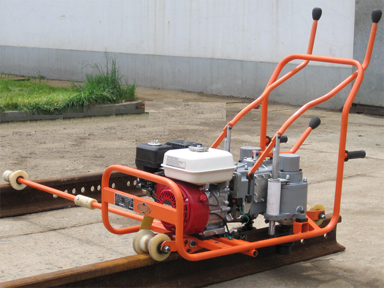 NLB-600型(xíng)雙頭内燃(rán)螺栓扳手(shǒu)