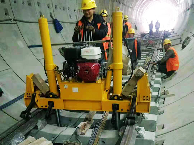 中(zhong)鐵四局北(bei)京地鐵施(shi)工