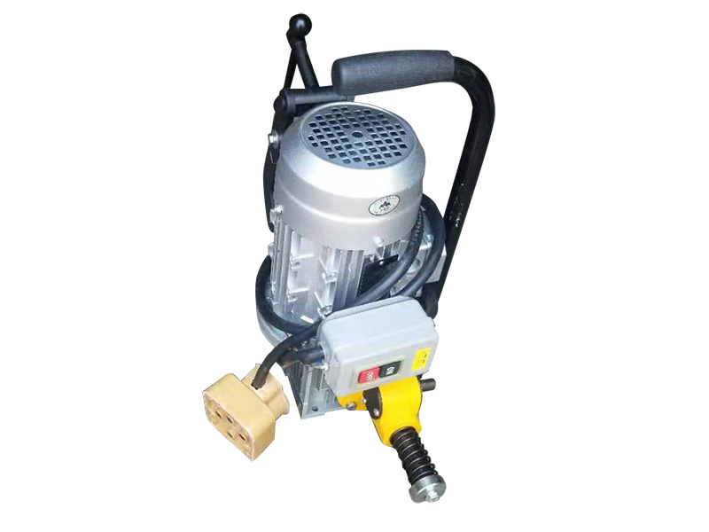 DZG-31型(xing)電動空心(xin)鋼軌鑽孔(kong)機 